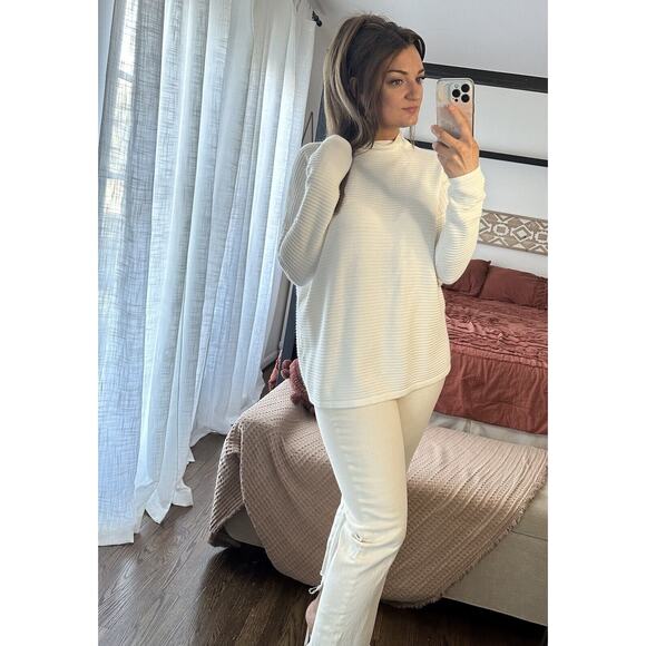 French Connection Size Medium White Mock Neck Long Sleeve Sweater - Picture 1 of 3